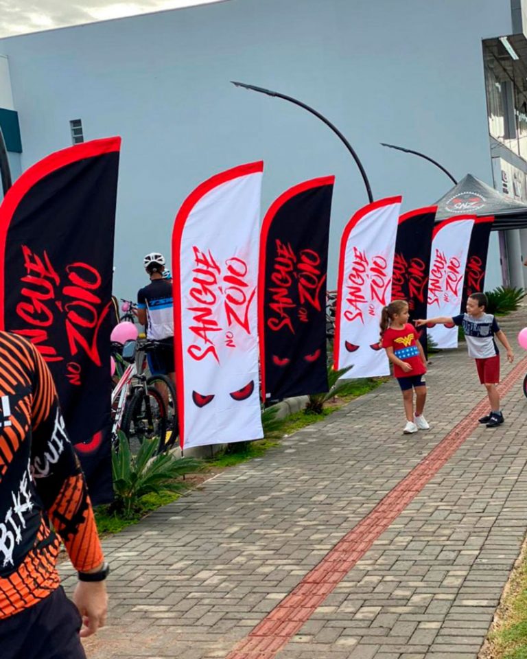 Bandeira Personalizada Política, Esportiva, Atlética Universitária.